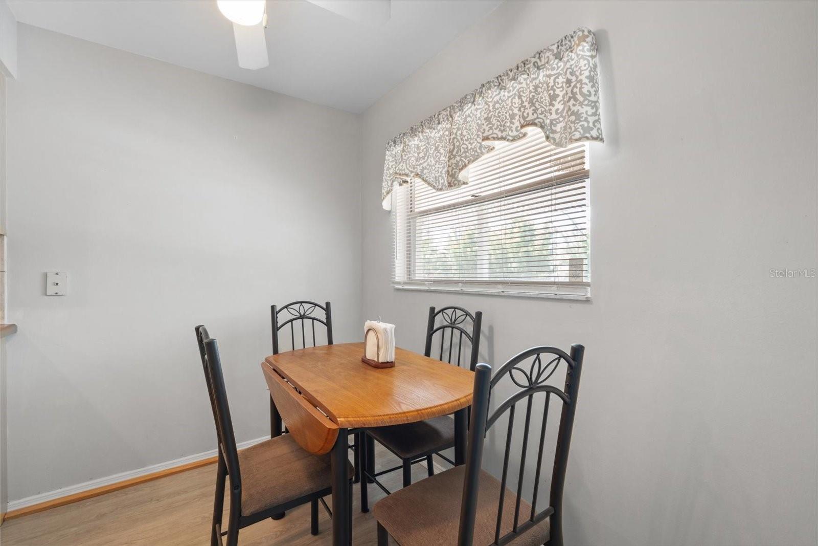 Image 16 of 48 For 2503 Beneva Road 7