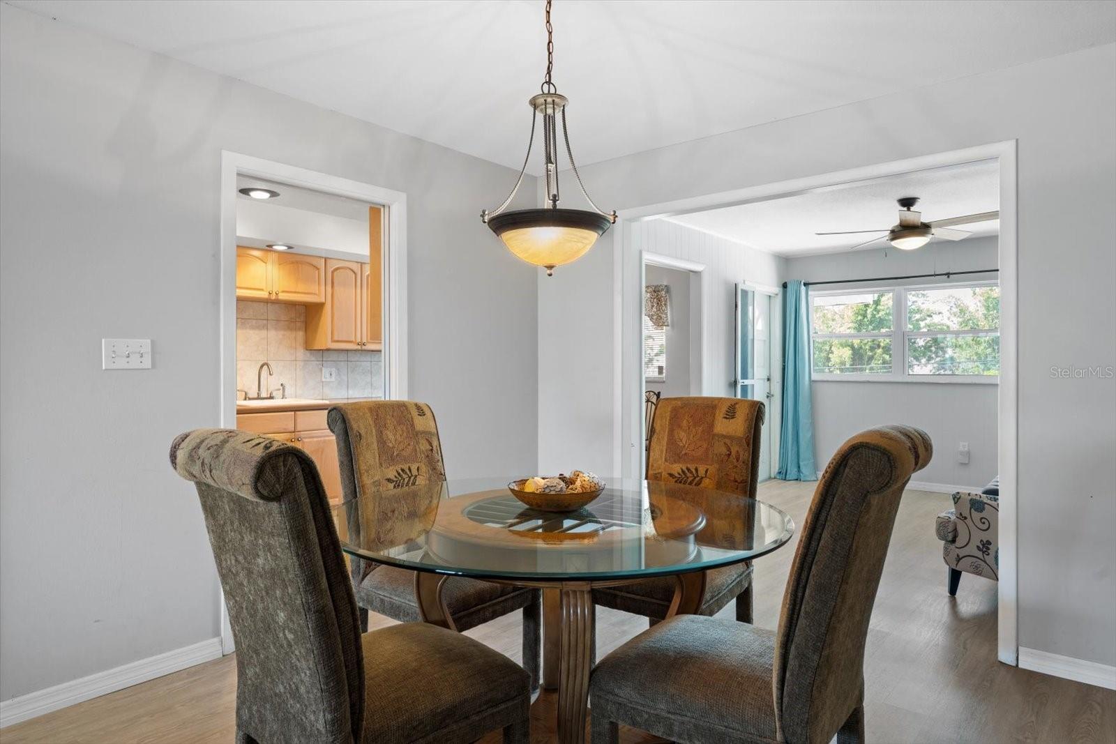 Image 20 of 48 For 2503 Beneva Road 7