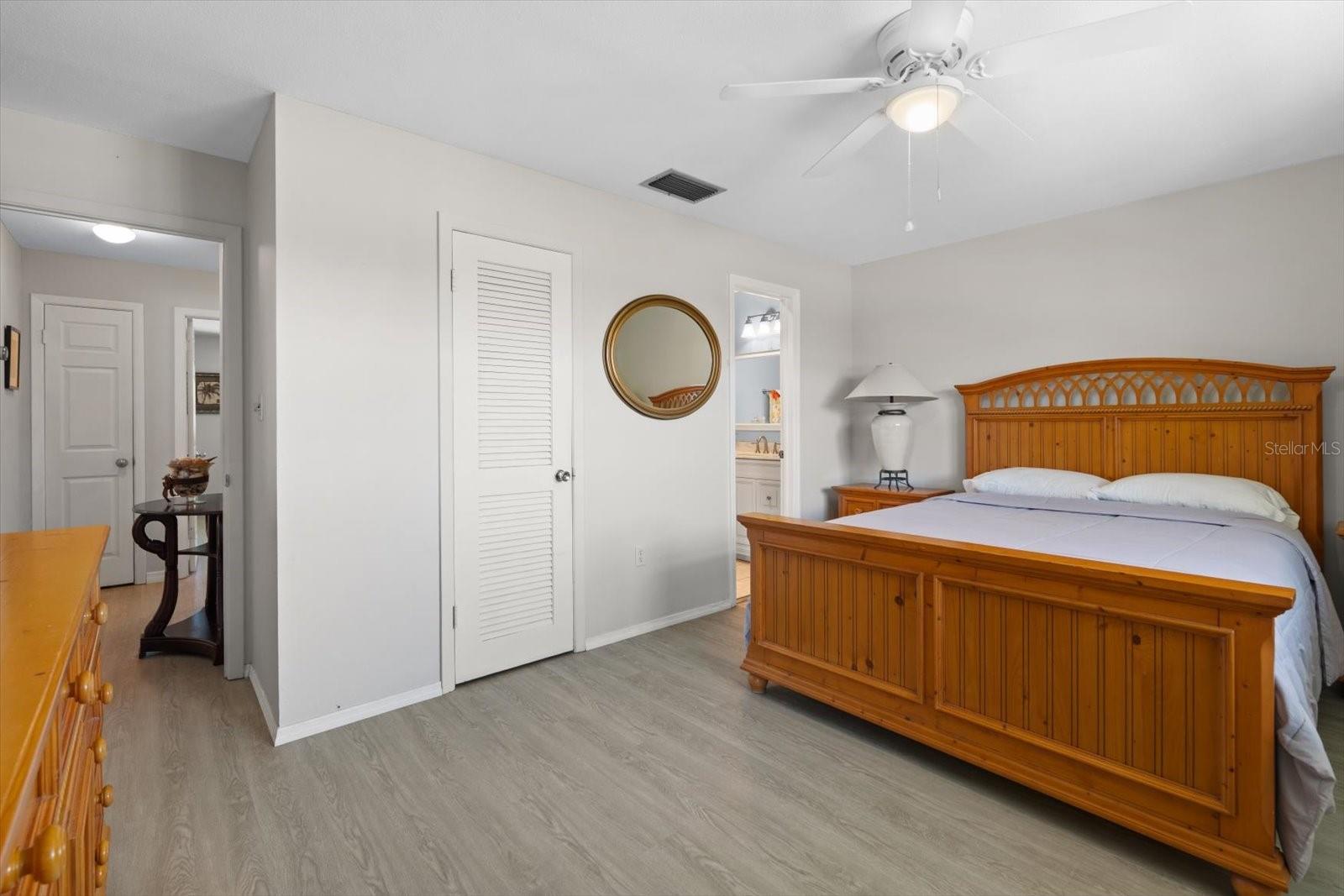 Image 27 of 48 For 2503 Beneva Road 7