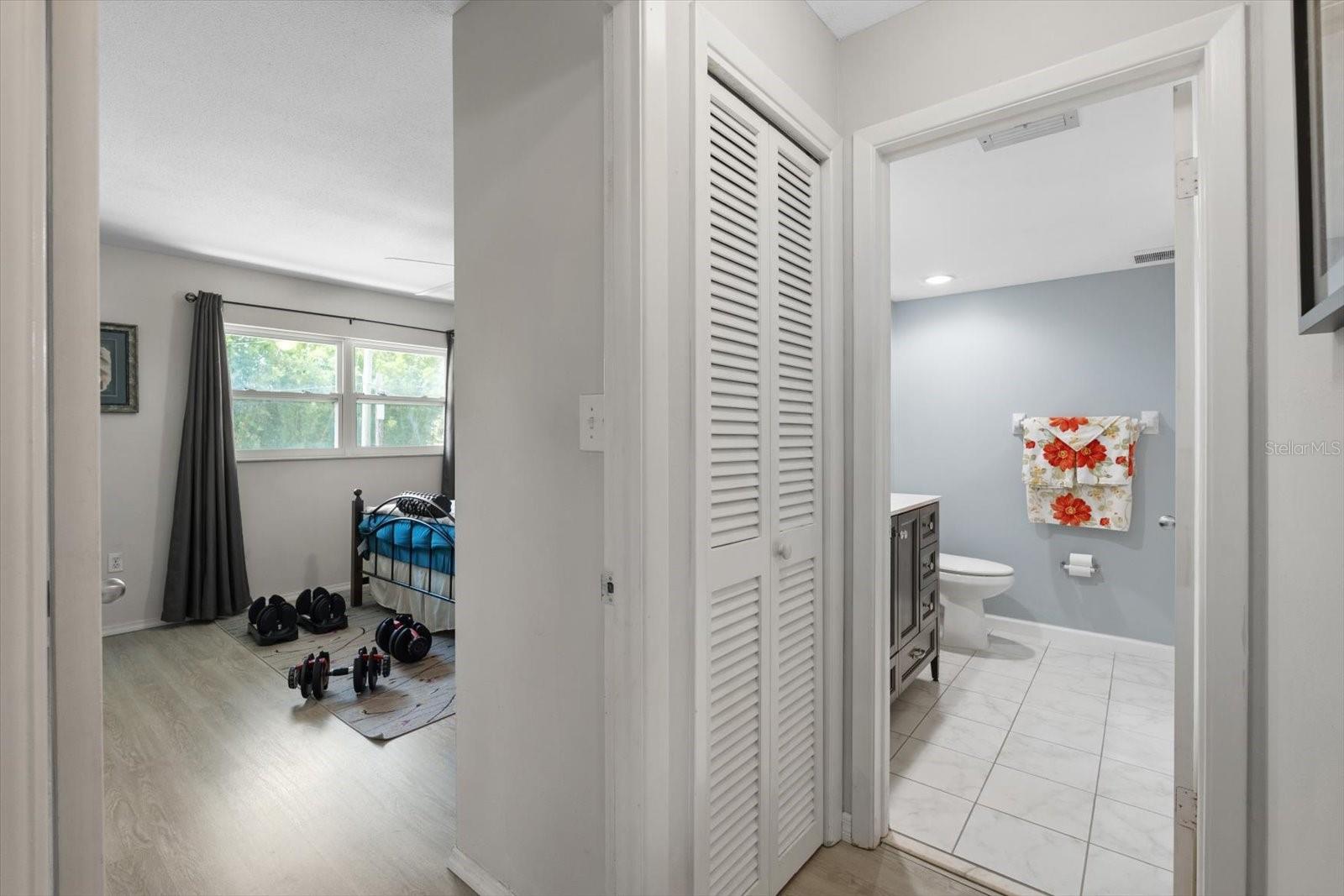Image 31 of 48 For 2503 Beneva Road 7