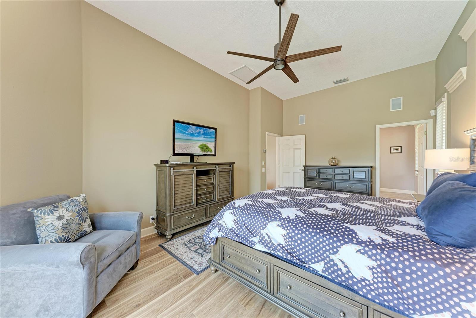 Image 41 of 98 For 5205 88th Street E