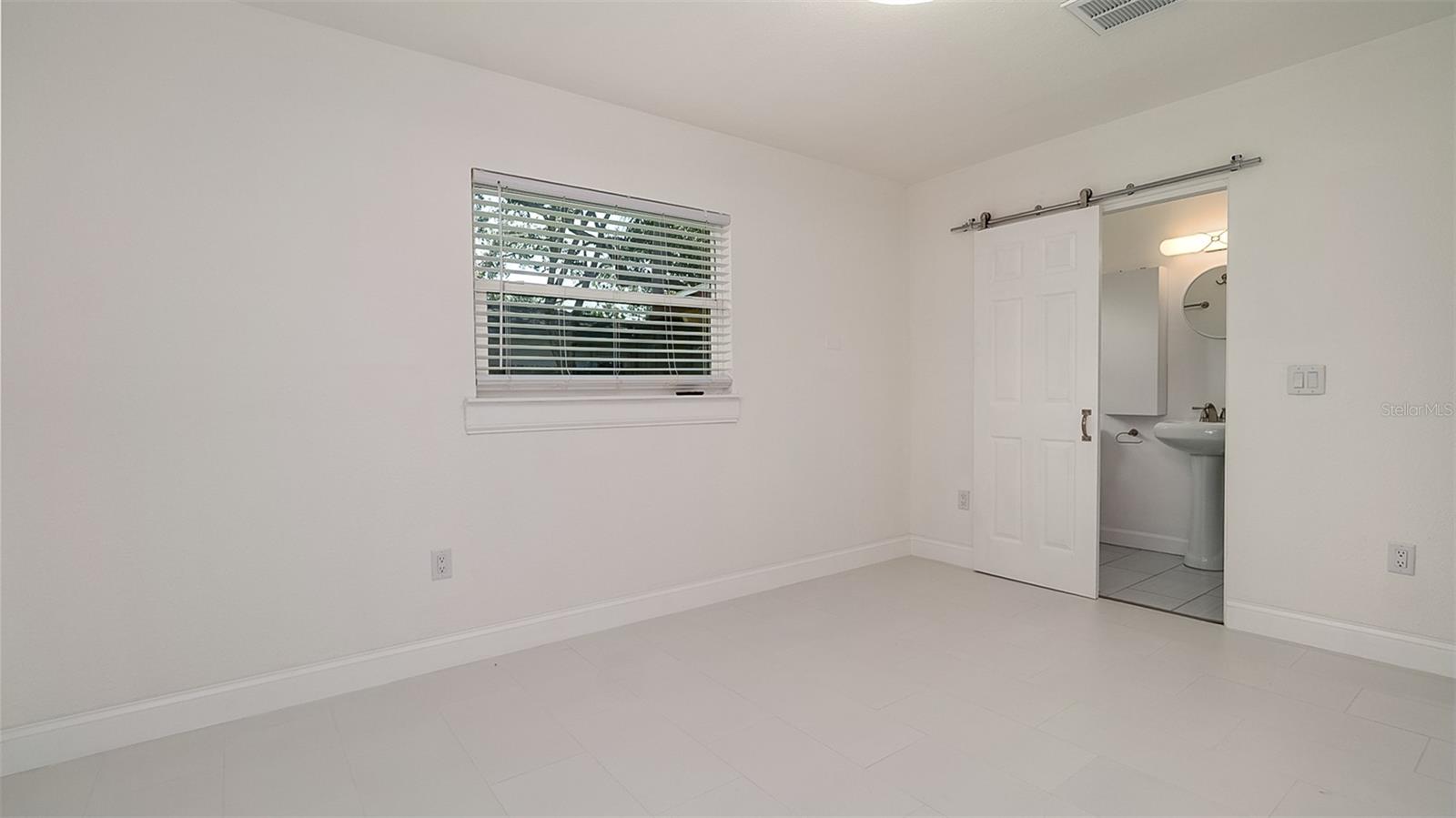 Image 21 of 34 For 2702 45th Street S