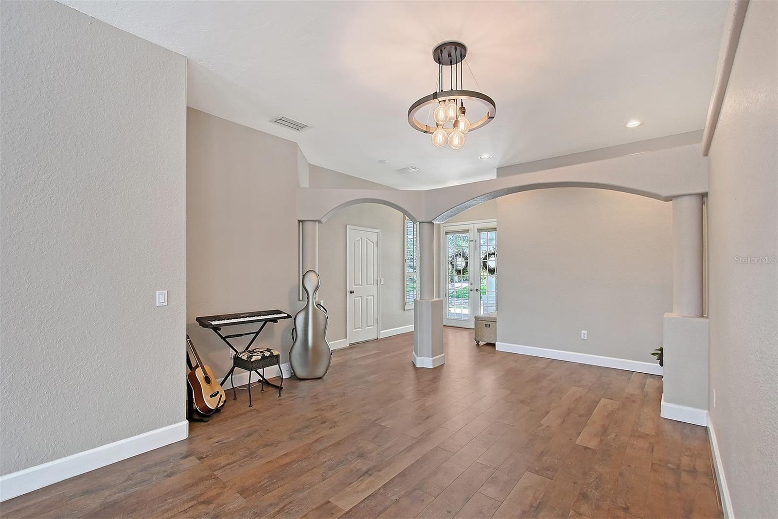 Image 12 of 63 For 4603 4th Avenue E