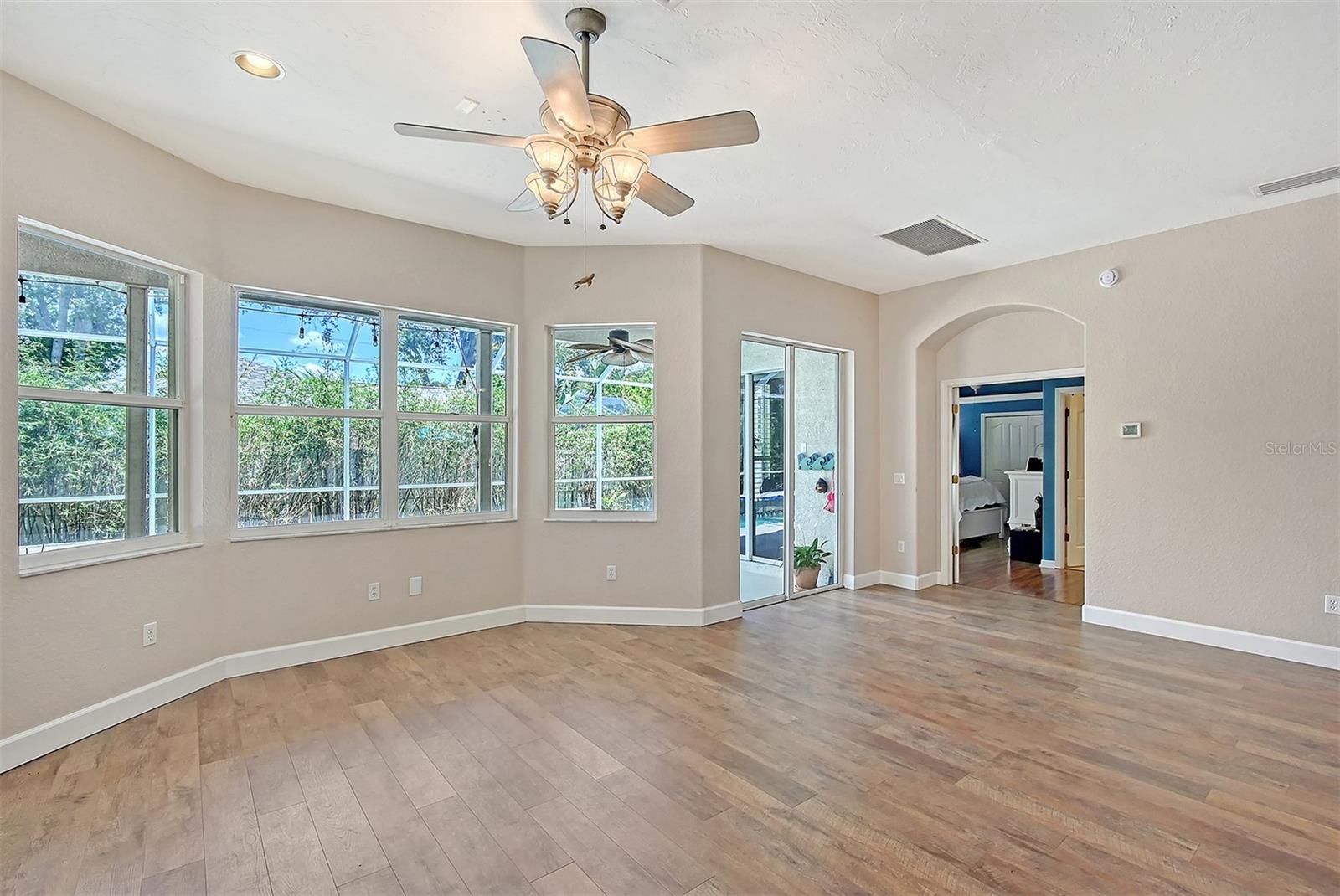 Image 15 of 63 For 4603 4th Avenue E