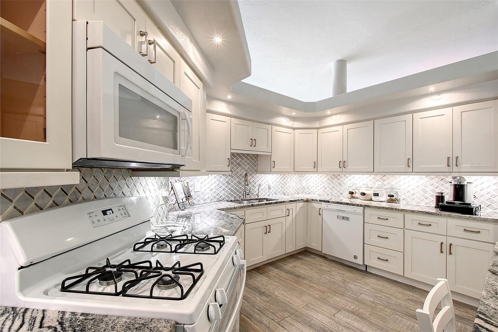 Image 19 of 63 For 4603 4th Avenue E