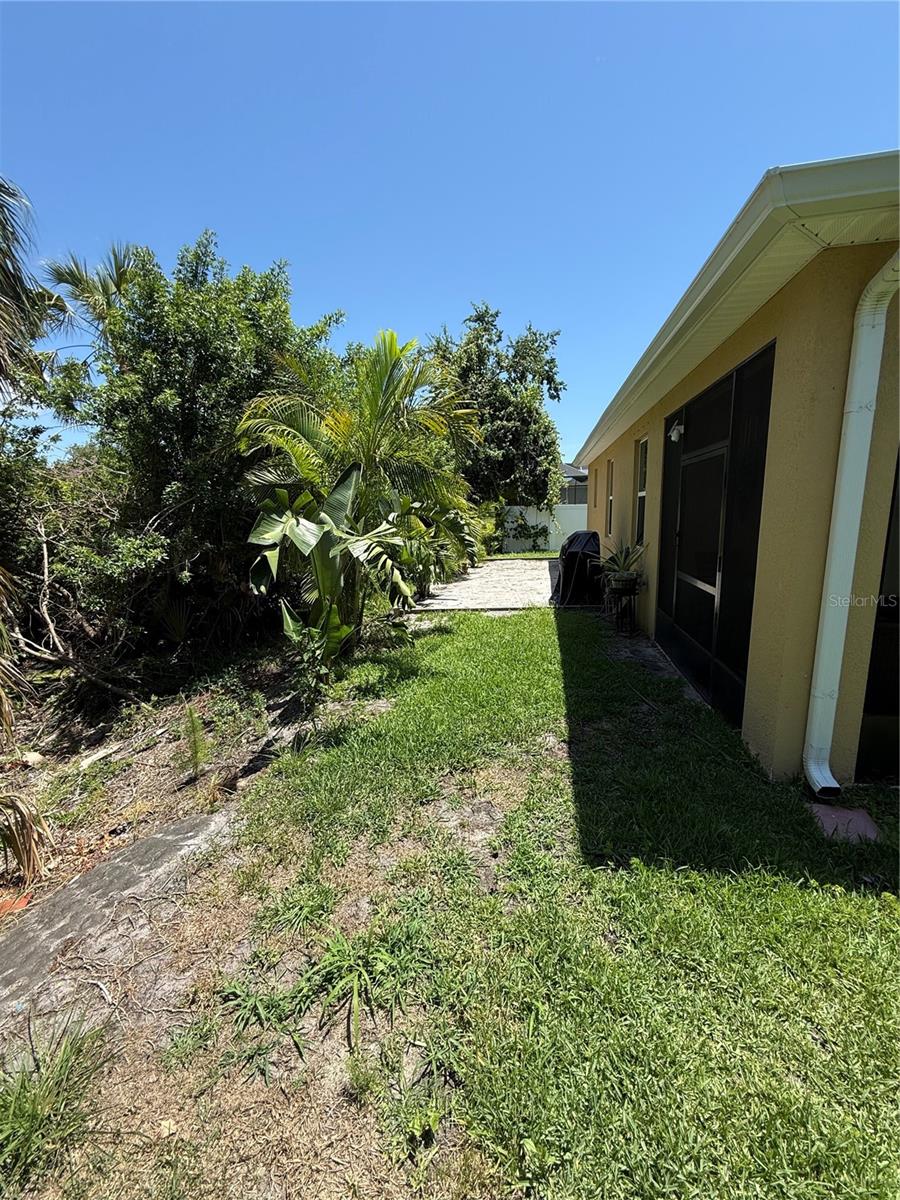 Image 49 of 58 For 6121 35th Court E