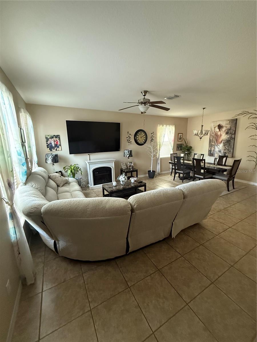Image 7 of 58 For 6121 35th Court E
