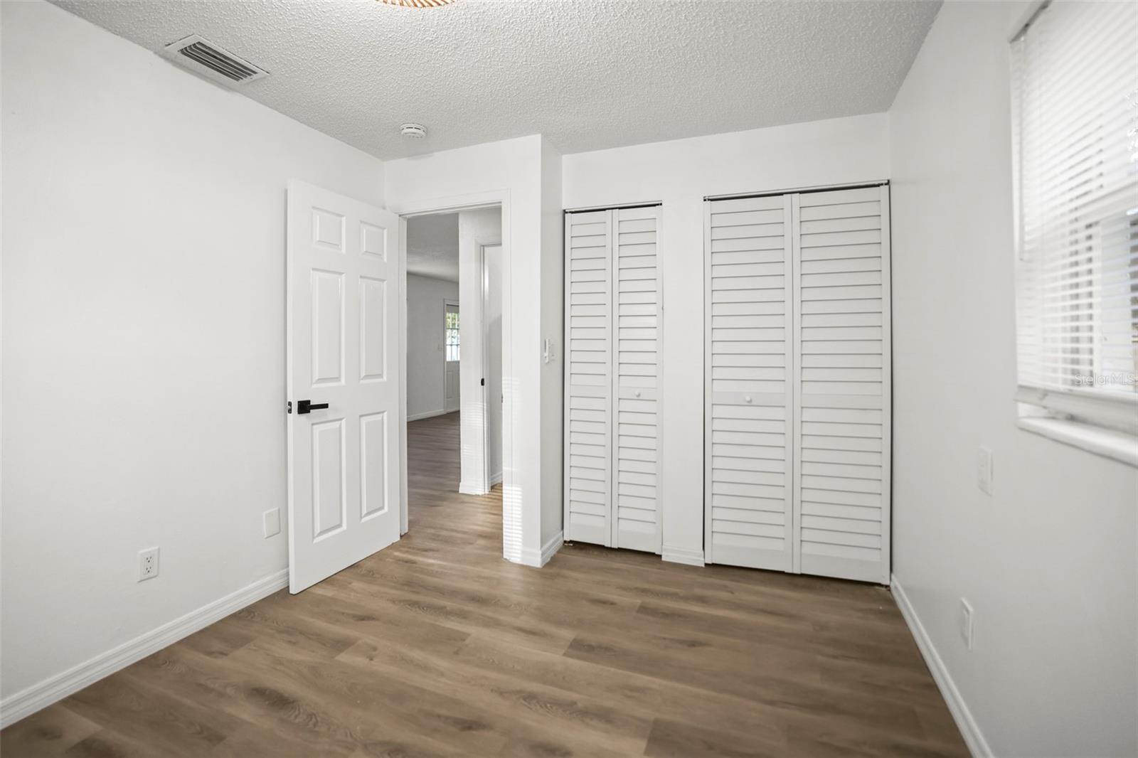 Image 14 of 22 For 5045 10th Avenue S