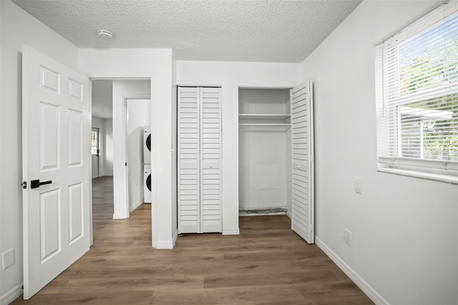 Image 15 of 22 For 5045 10th Avenue S