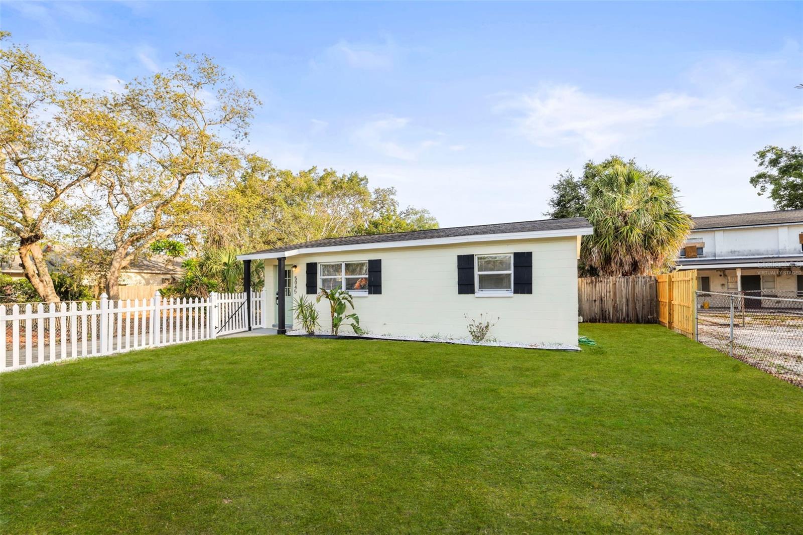 Image 4 of 22 For 5045 10th Avenue S