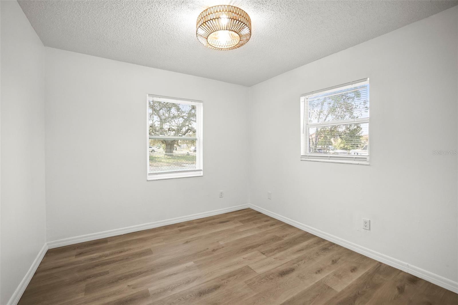 Image 6 of 22 For 5045 10th Avenue S