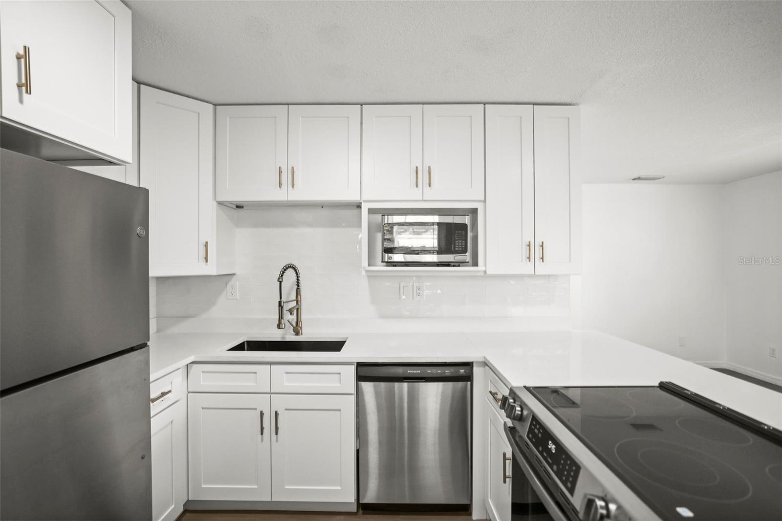 Image 9 of 22 For 5045 10th Avenue S
