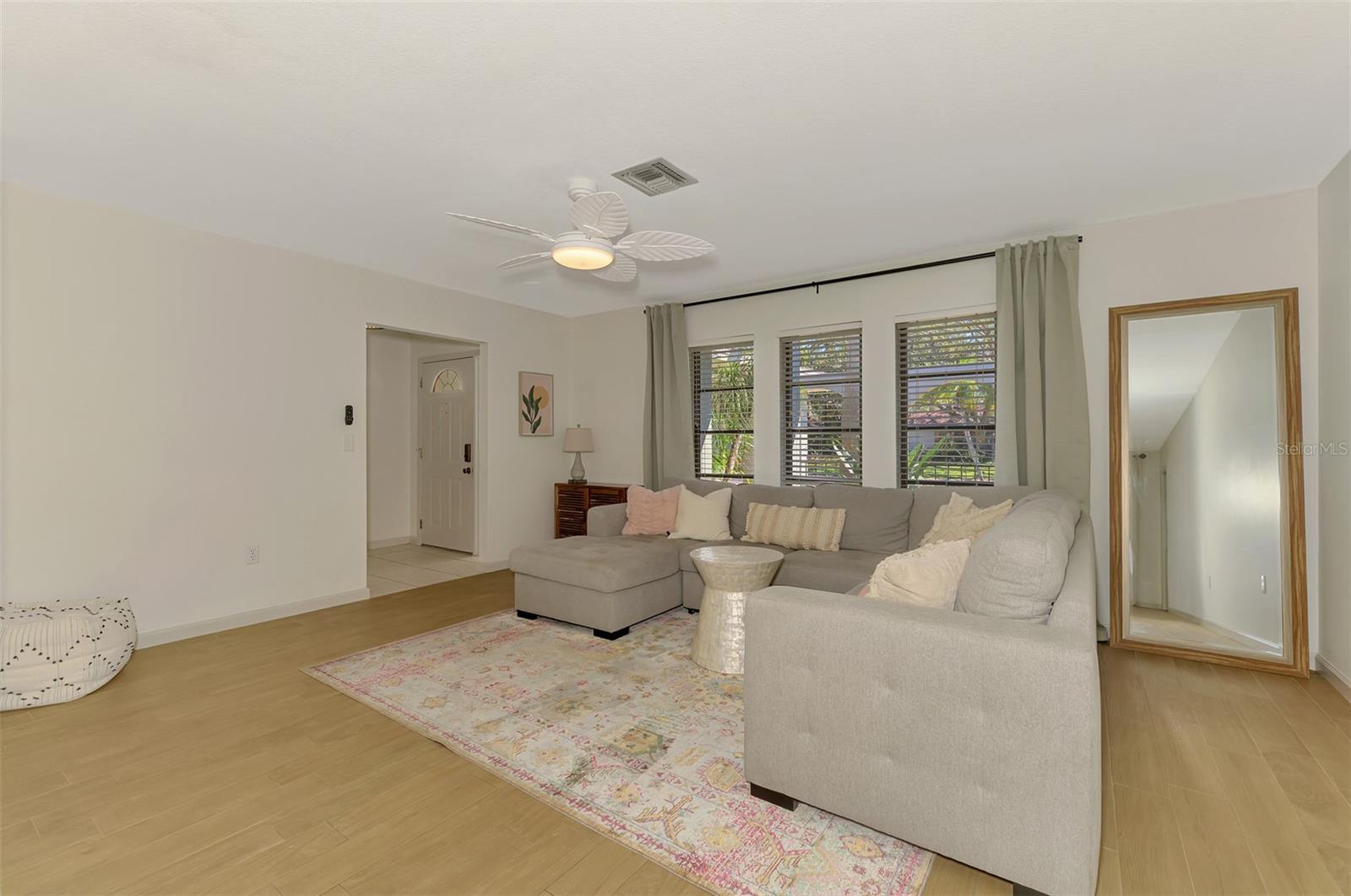 Image 10 of 40 For 2221 Pine View Circle