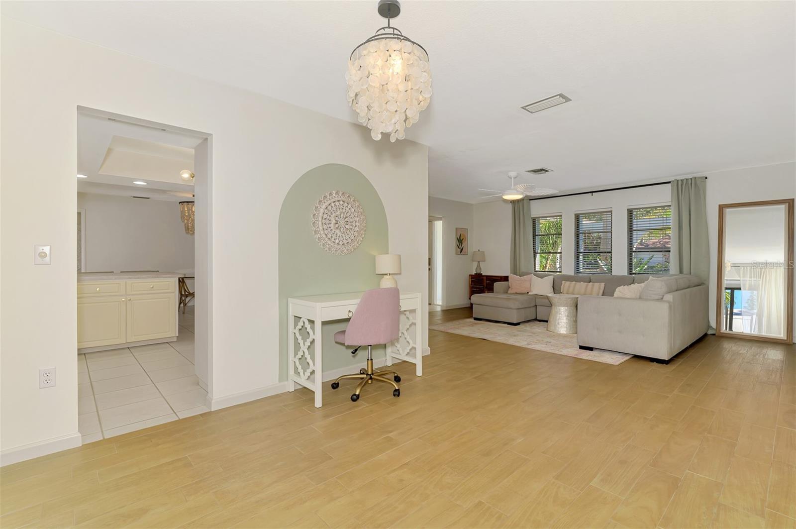 Image 13 of 40 For 2221 Pine View Circle