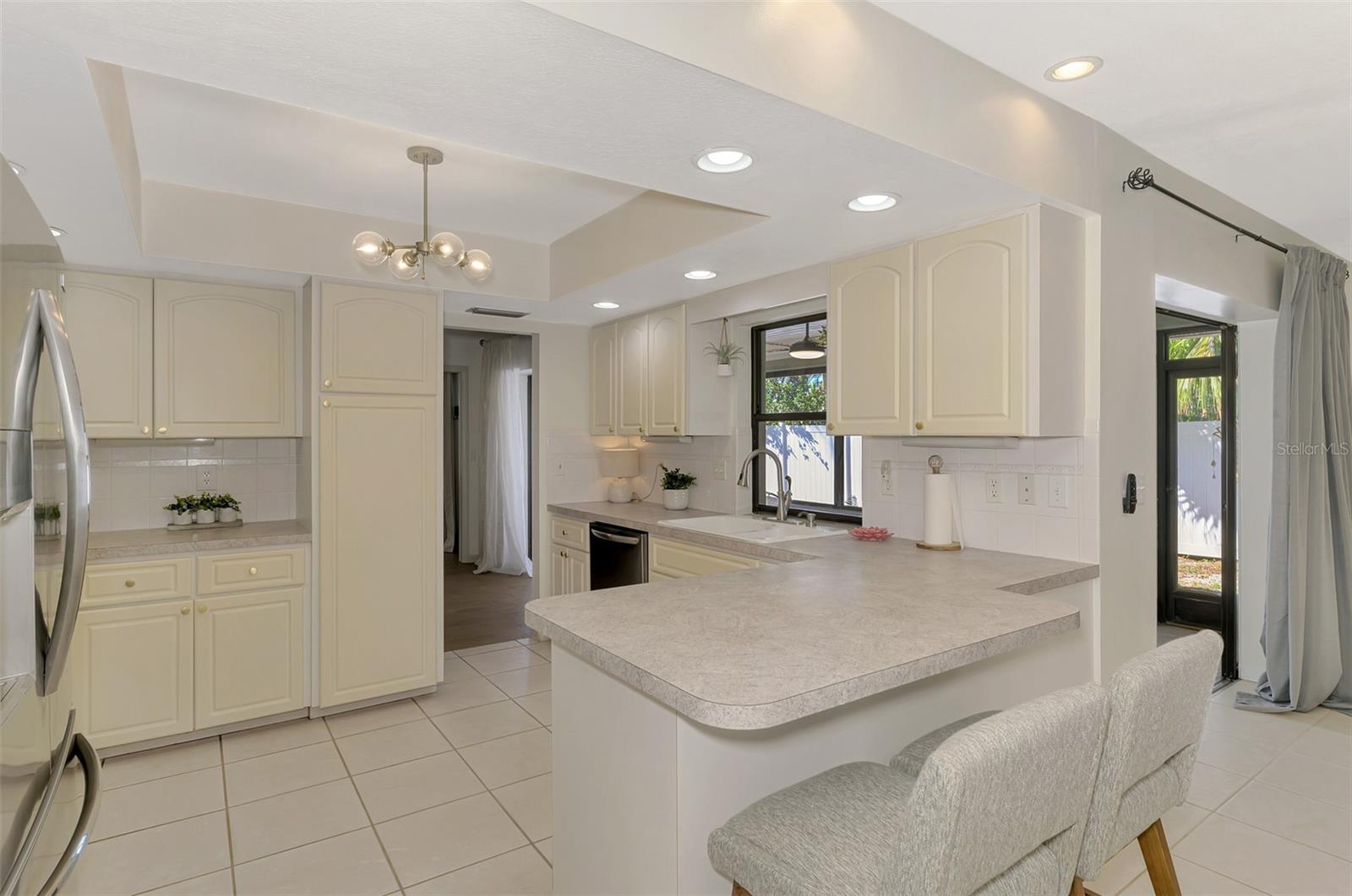 Image 17 of 40 For 2221 Pine View Circle