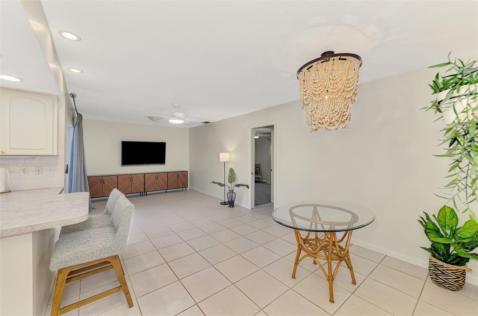 Image 19 of 40 For 2221 Pine View Circle