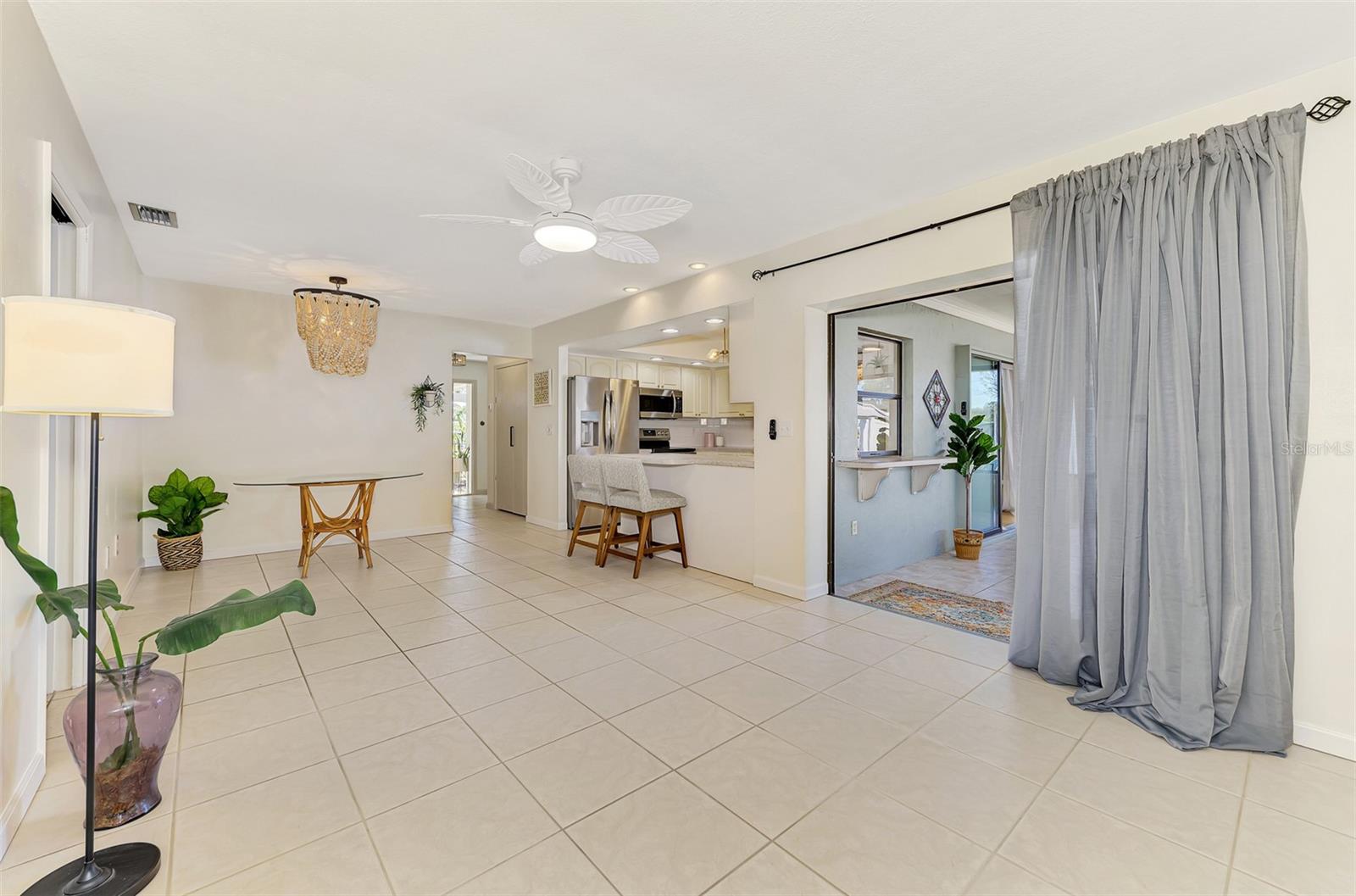 Image 22 of 40 For 2221 Pine View Circle