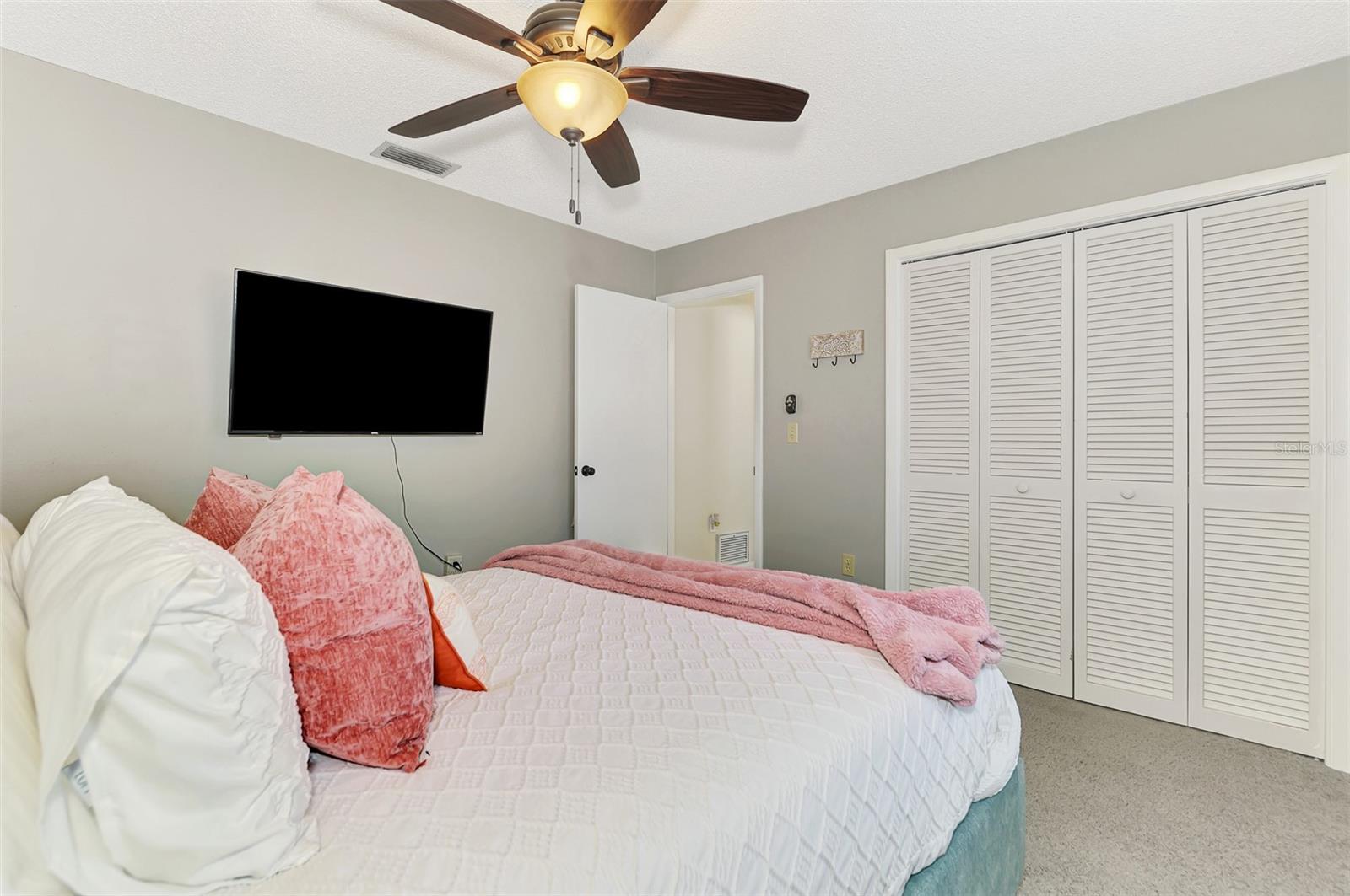 Image 32 of 40 For 2221 Pine View Circle