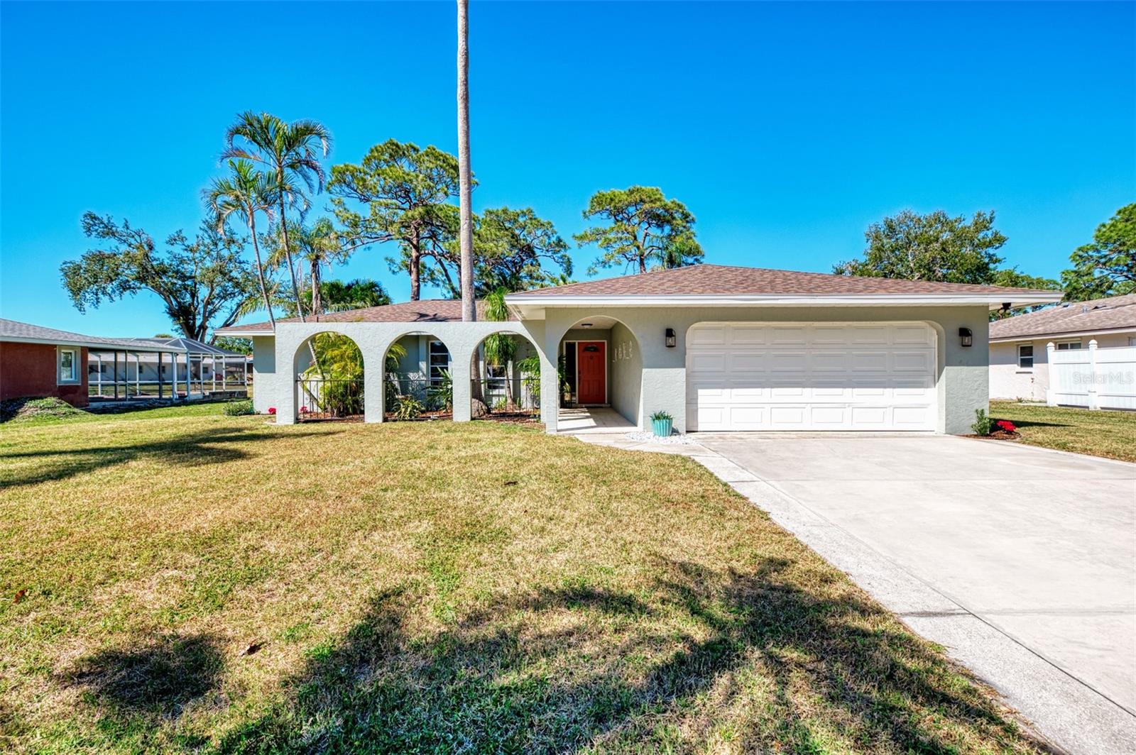 Image 4 of 40 For 2221 Pine View Circle