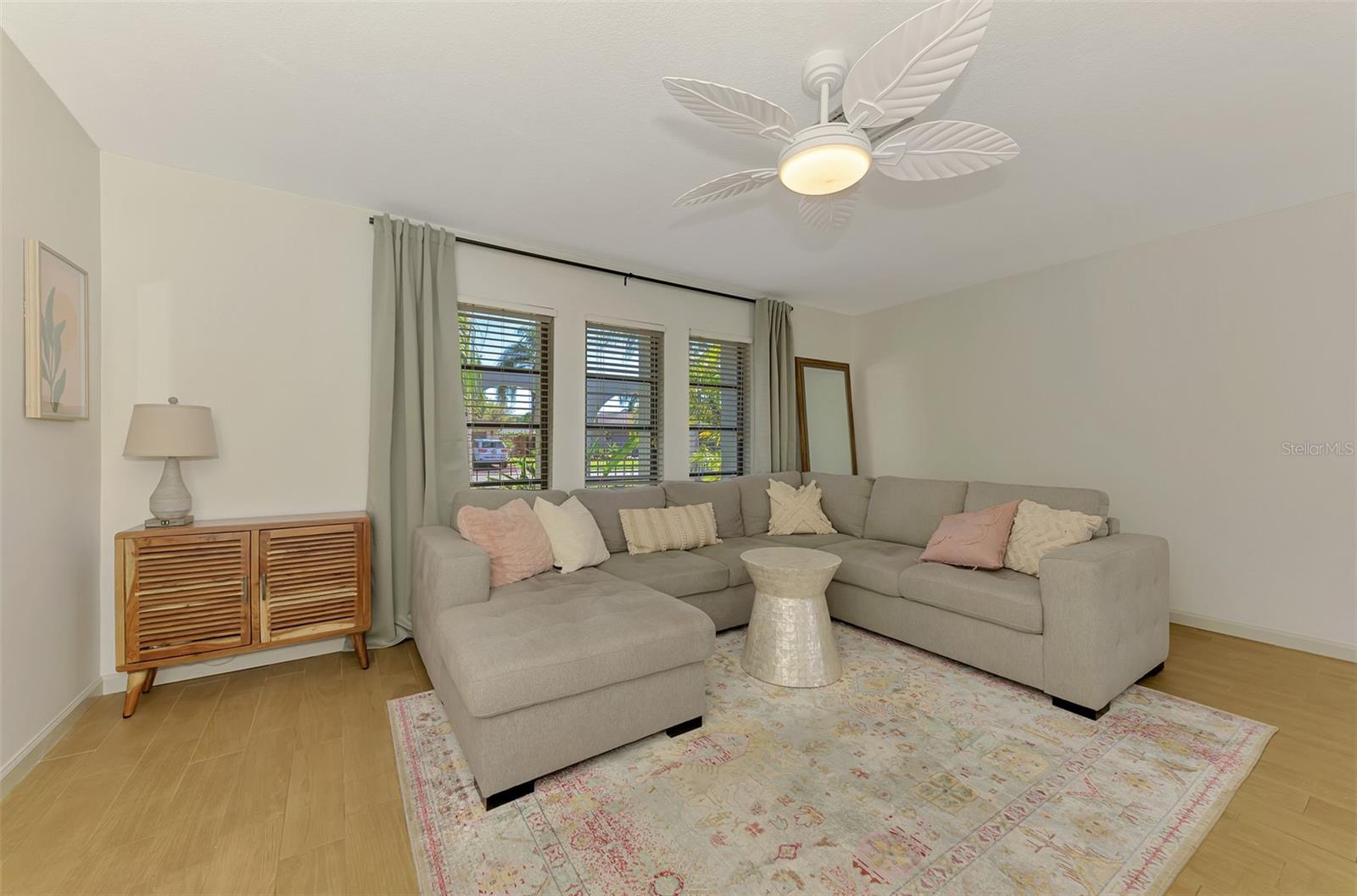 Image 9 of 40 For 2221 Pine View Circle