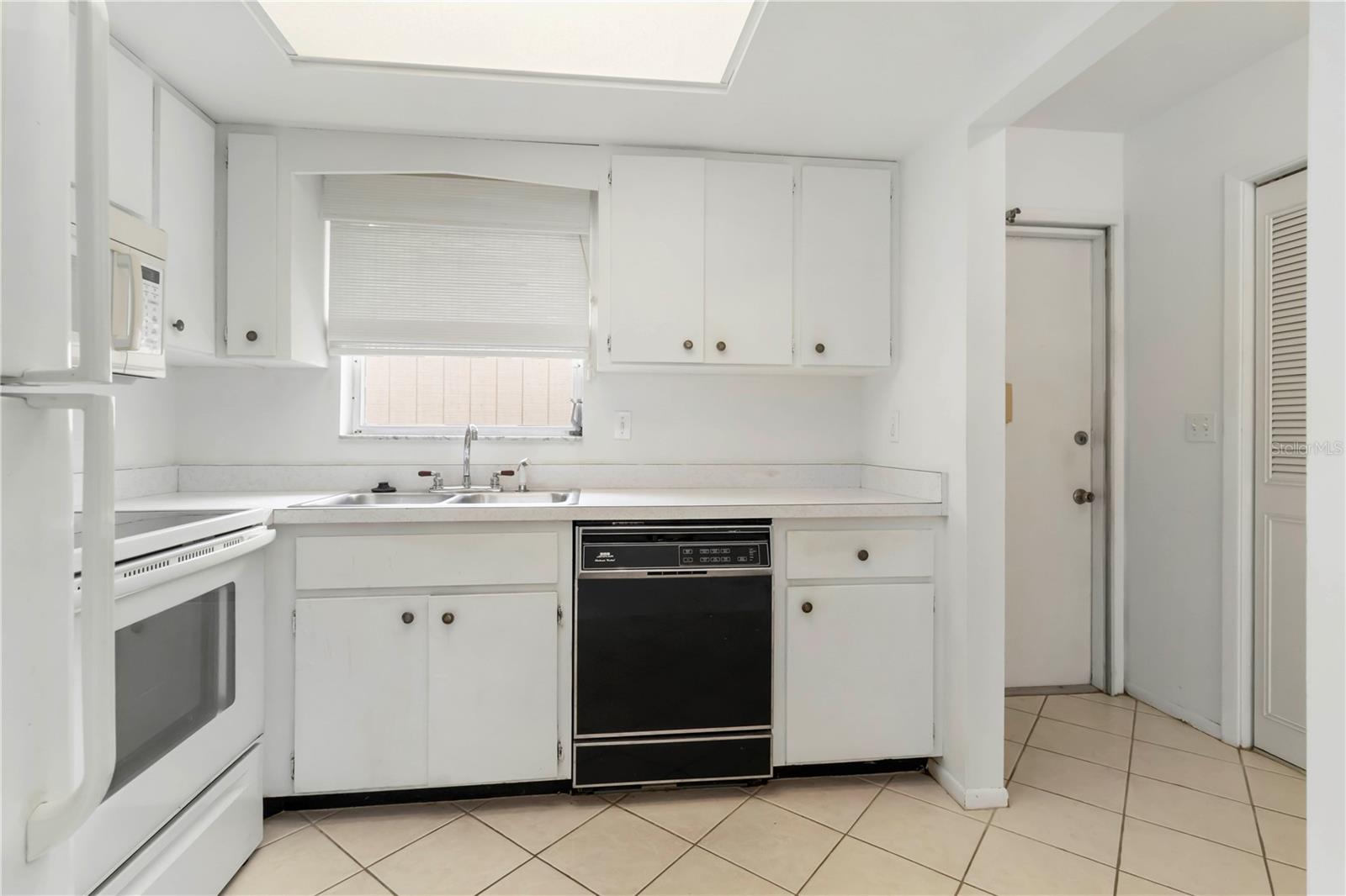 Image 22 of 32 For 5062 White Oak Court
