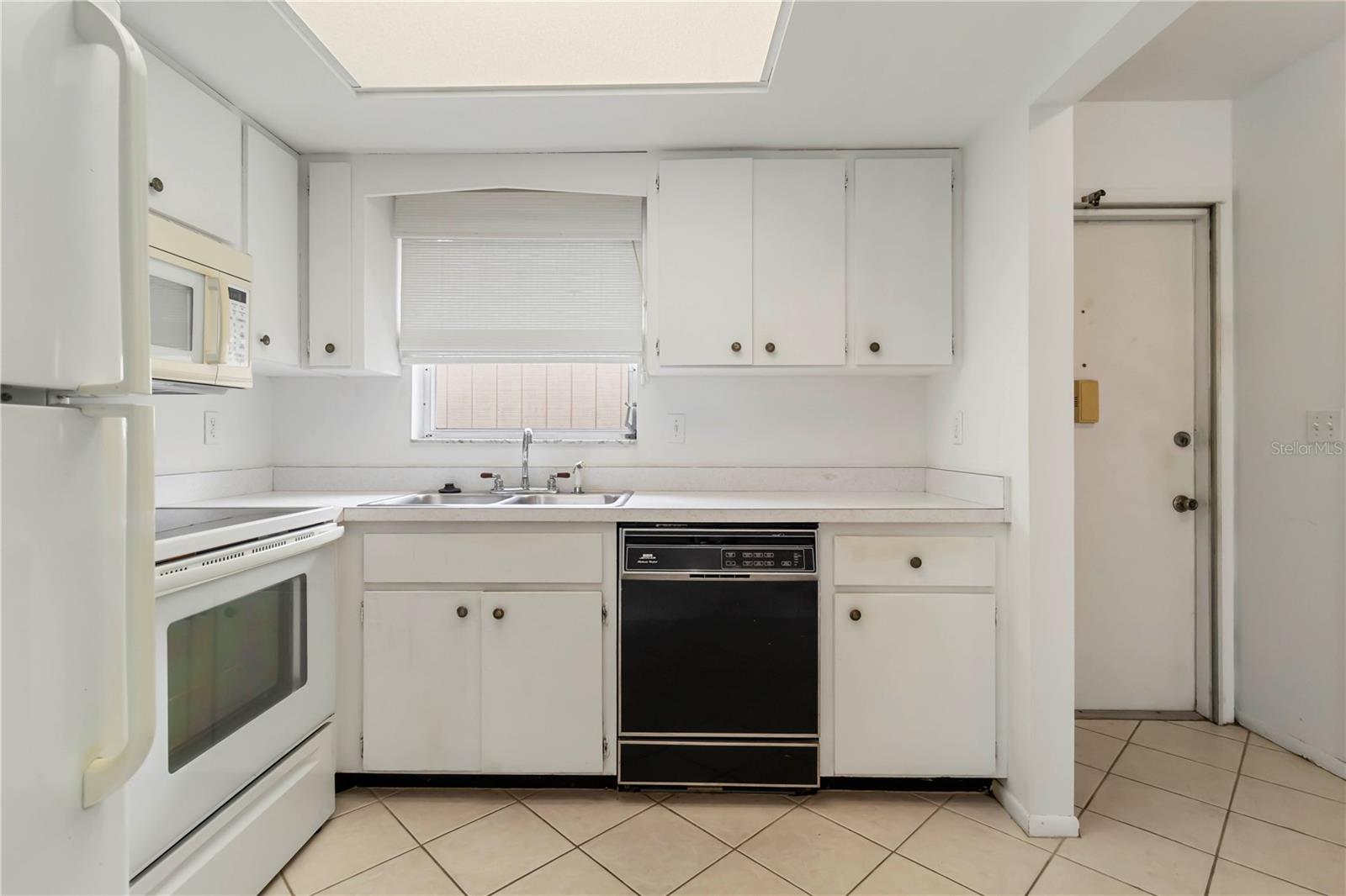 Image 23 of 32 For 5062 White Oak Court