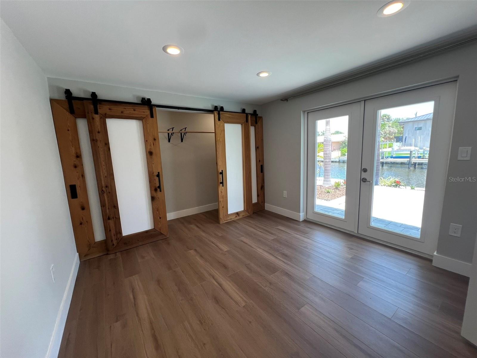 Image 12 of 21 For 935 Contento St