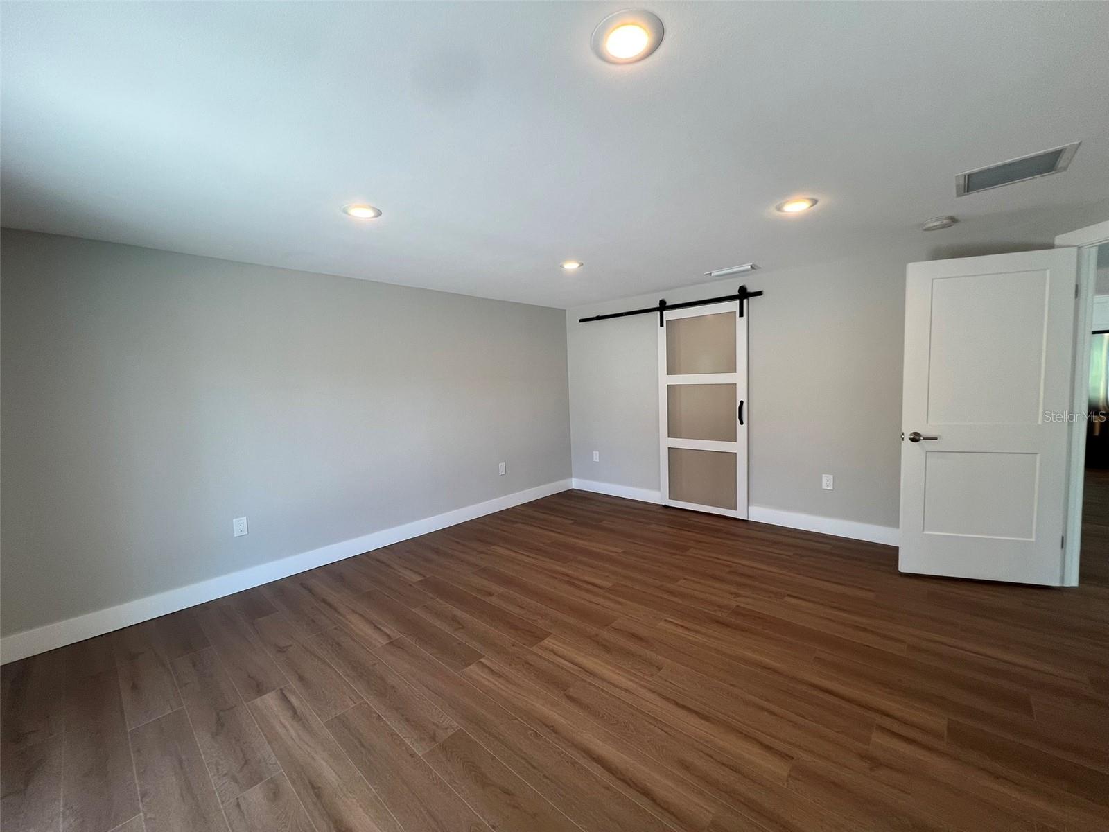 Image 15 of 21 For 935 Contento St