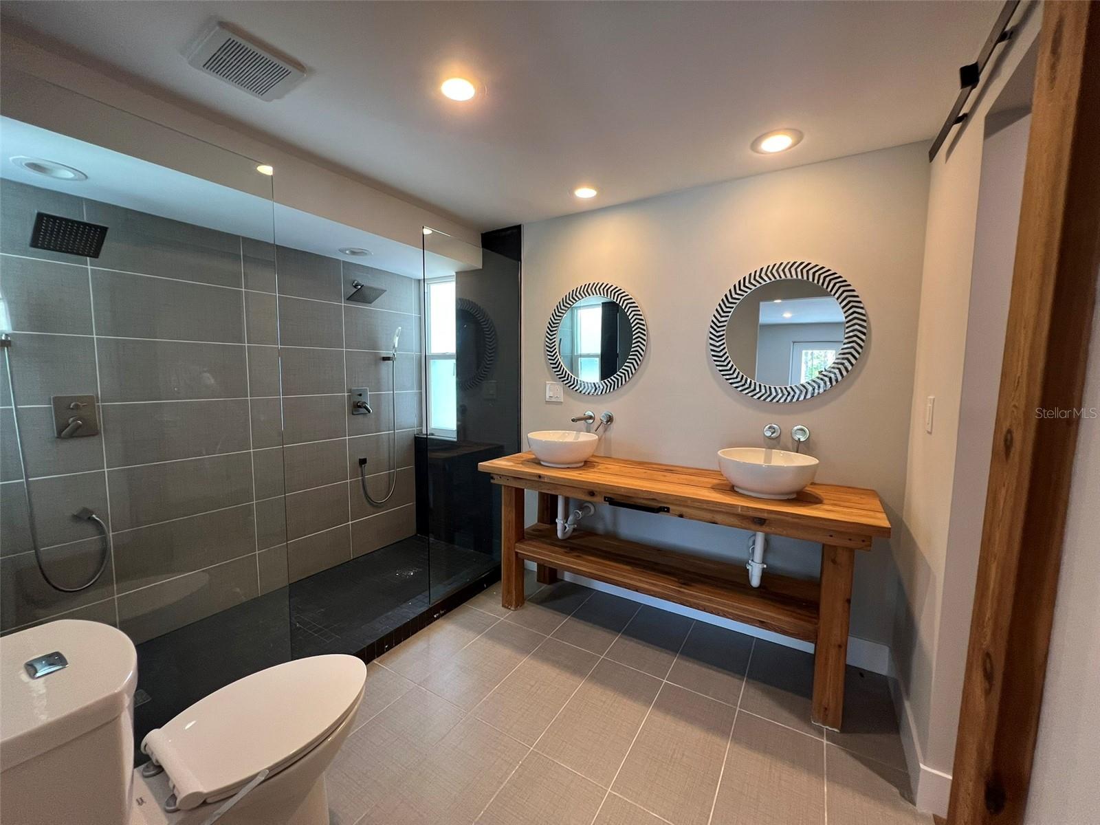 Image 17 of 21 For 935 Contento St