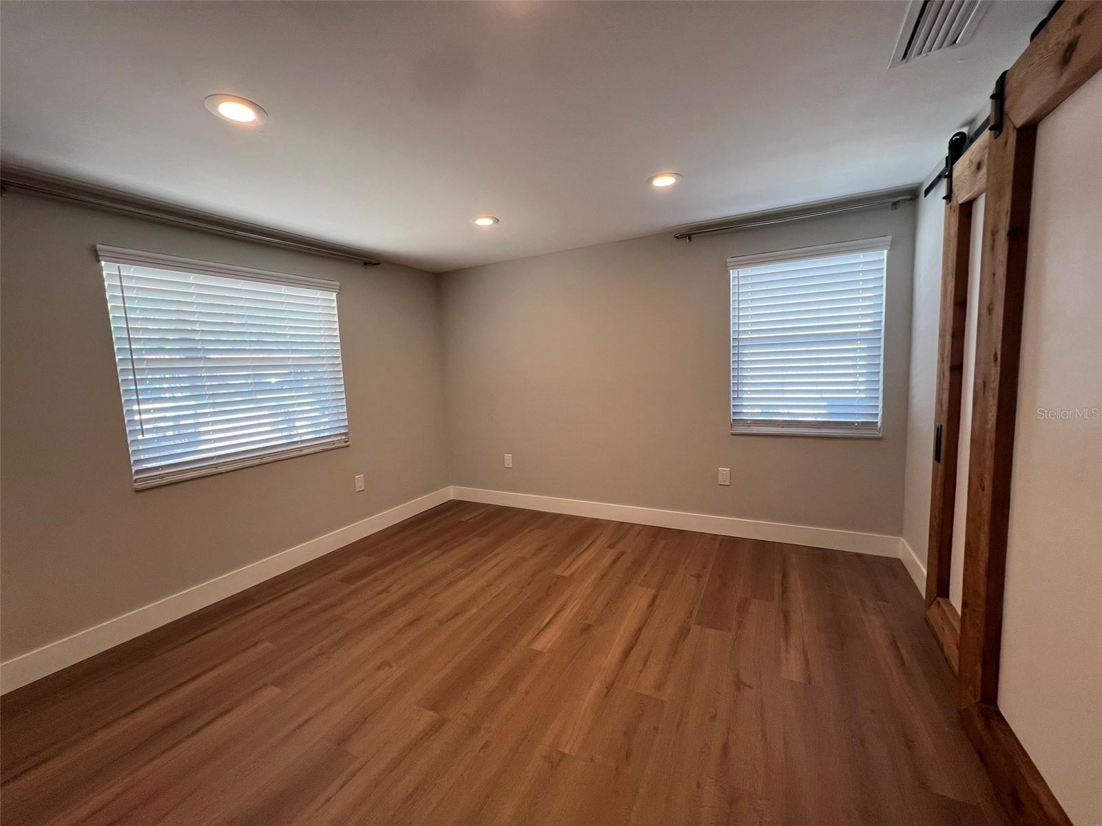 Image 7 of 21 For 935 Contento St