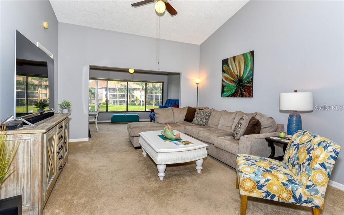Image 8 of 36 For 5652 Ashton Lake Drive 5652