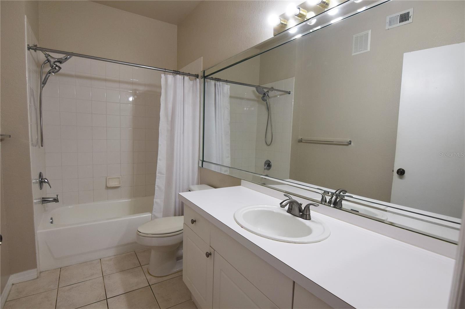 Image 14 of 21 For 5122 Northridge Road 202