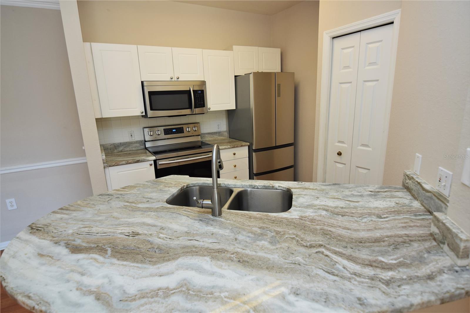 Image 8 of 21 For 5122 Northridge Road 202