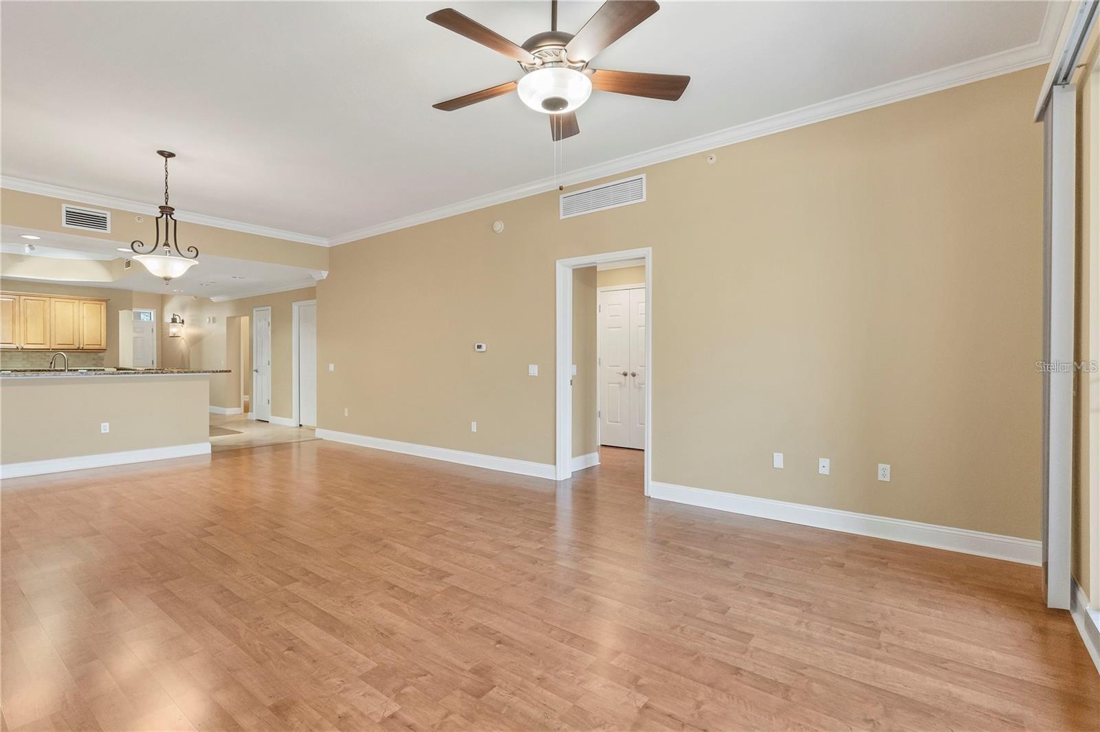 Image 11 of 28 For 7710 Lake Vista Court 203