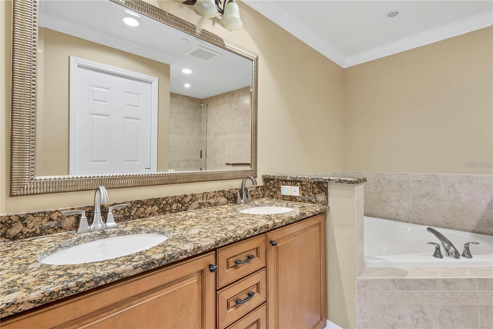 Image 15 of 28 For 7710 Lake Vista Court 203