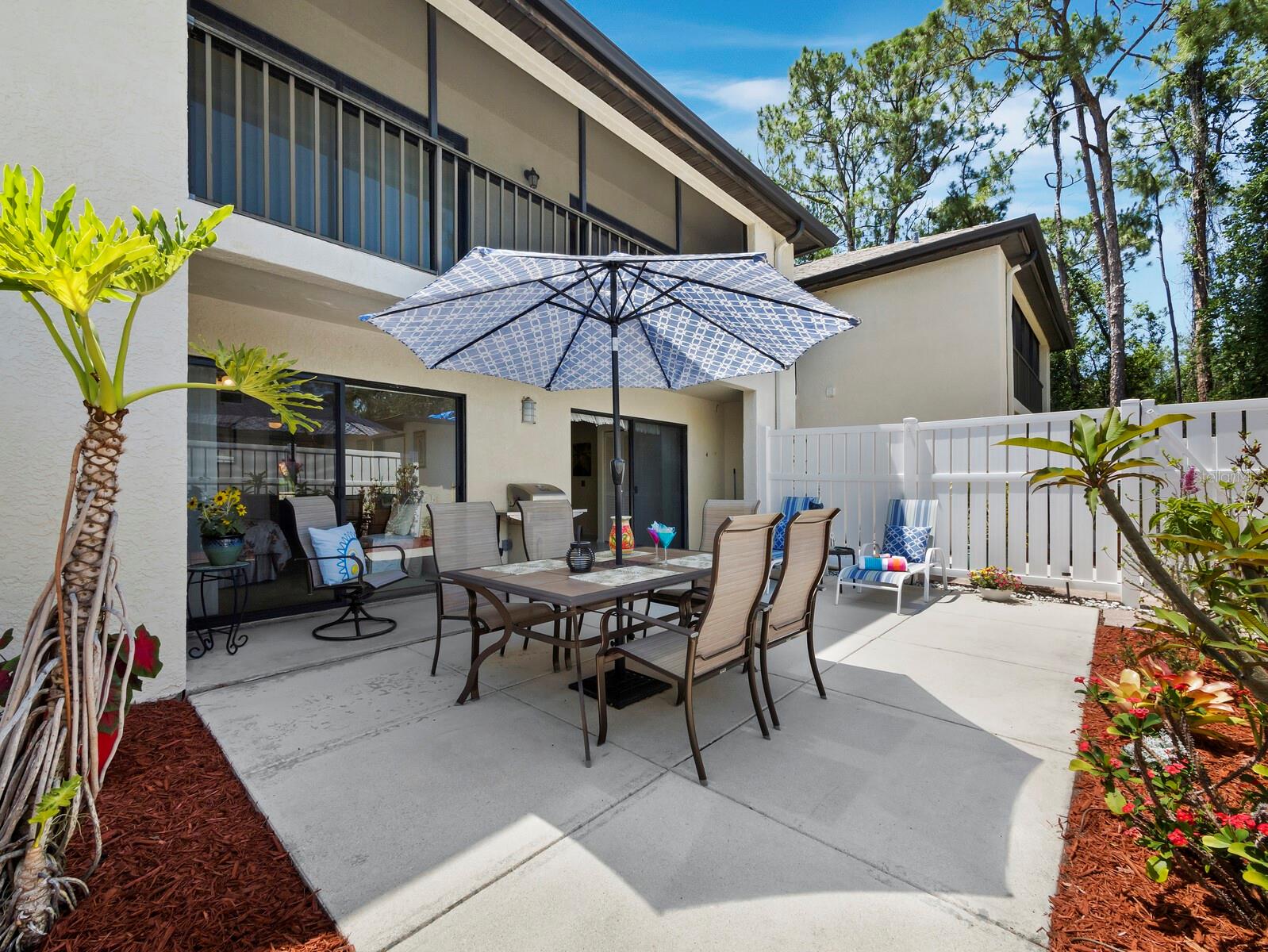 Image 27 of 67 For 6110 Country Club Way 102