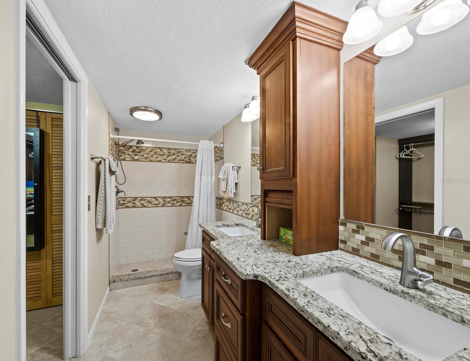 Image 35 of 67 For 6110 Country Club Way 102