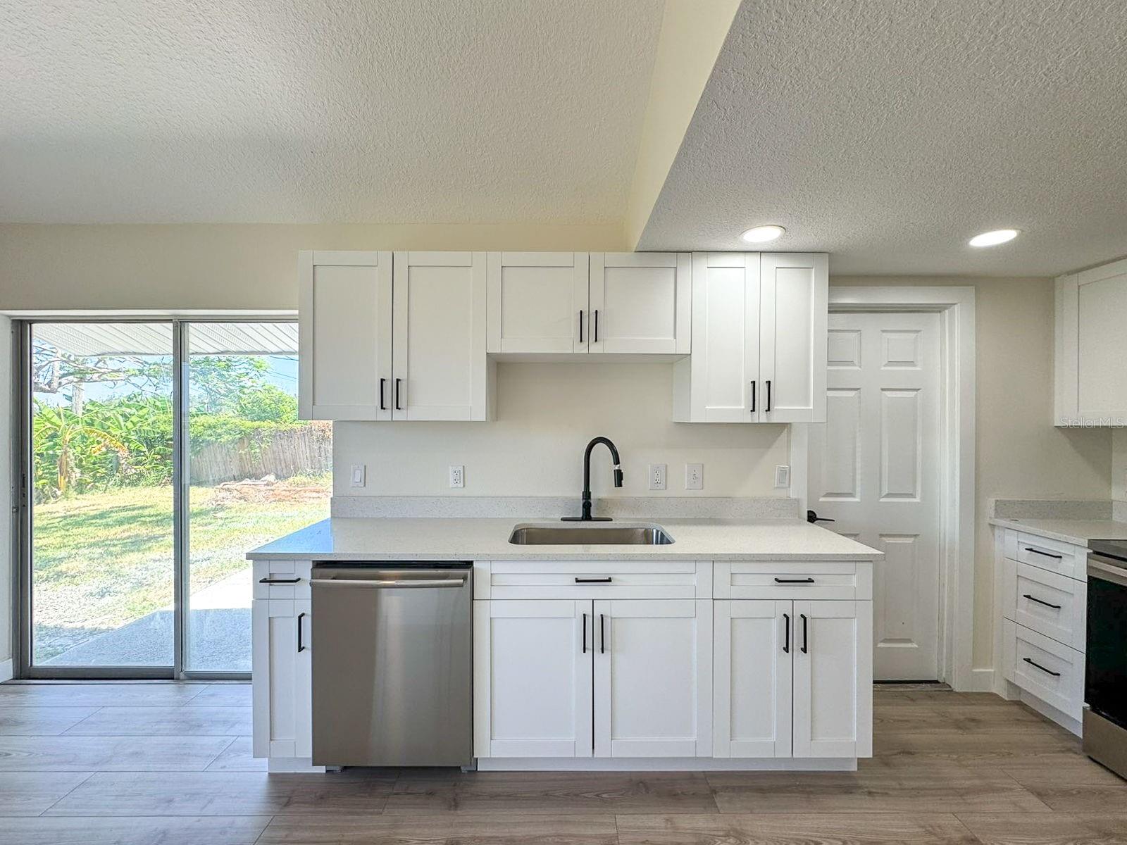 Image 12 of 44 For 2420 16th Street W