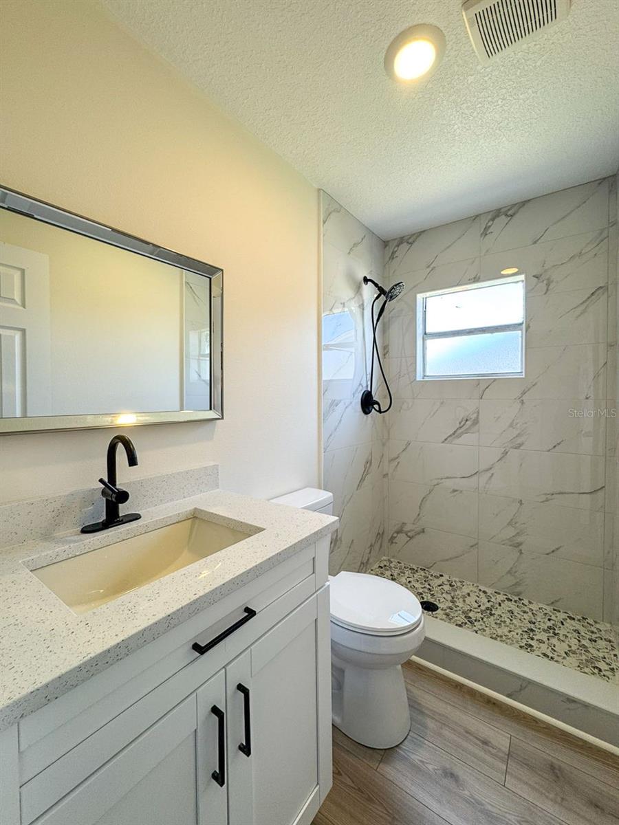 Image 17 of 44 For 2420 16th Street W