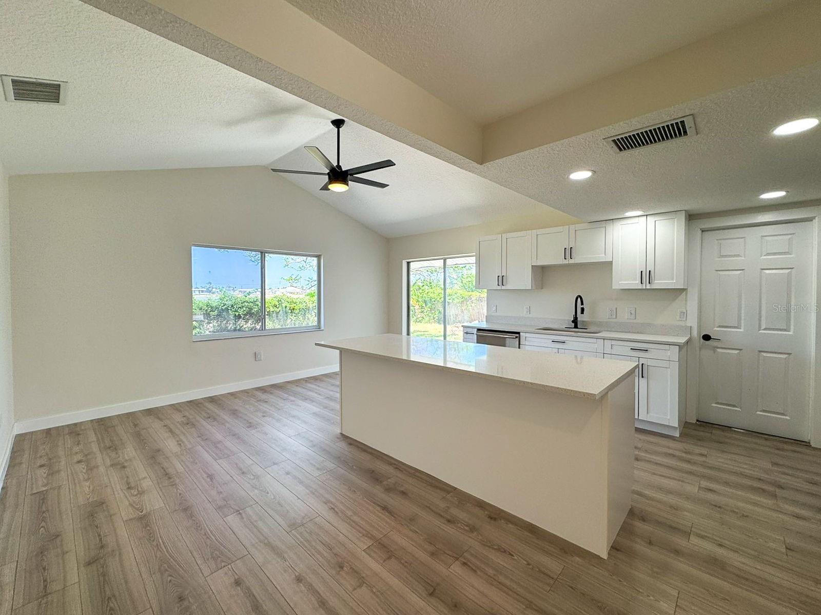 Image 5 of 44 For 2420 16th Street W