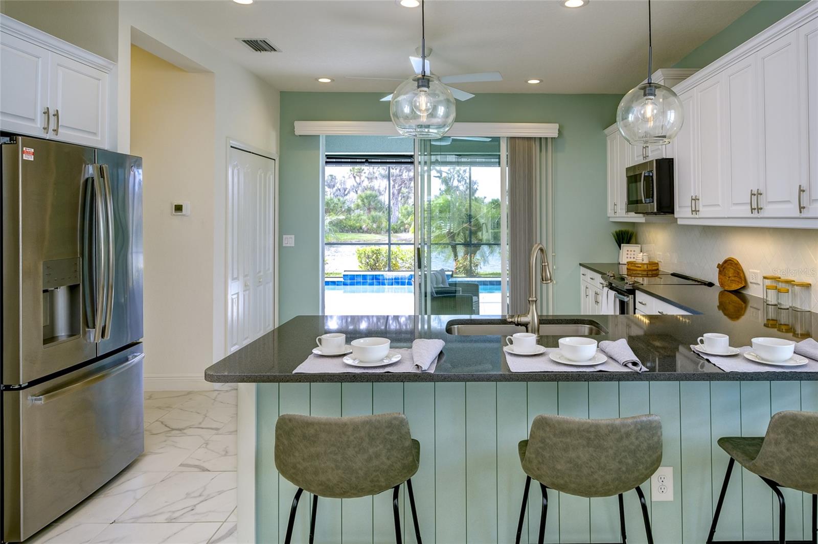 Listing photo id 15 for 3631 Shimmering Oaks Drive