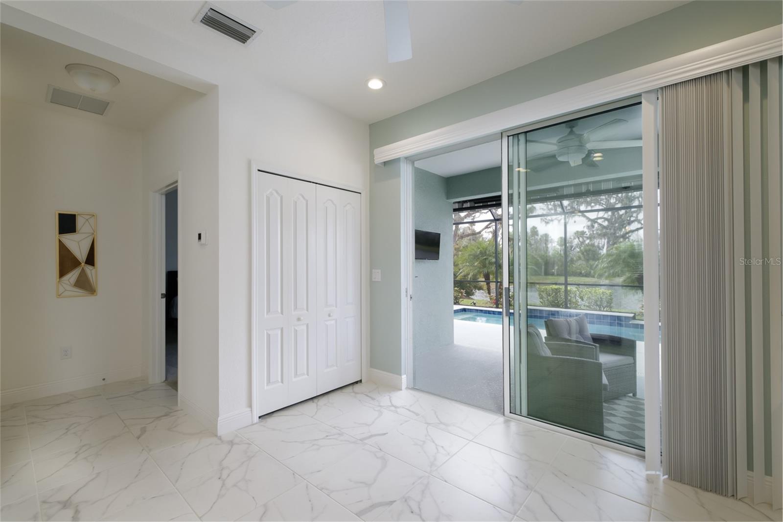 Listing photo id 16 for 3631 Shimmering Oaks Drive
