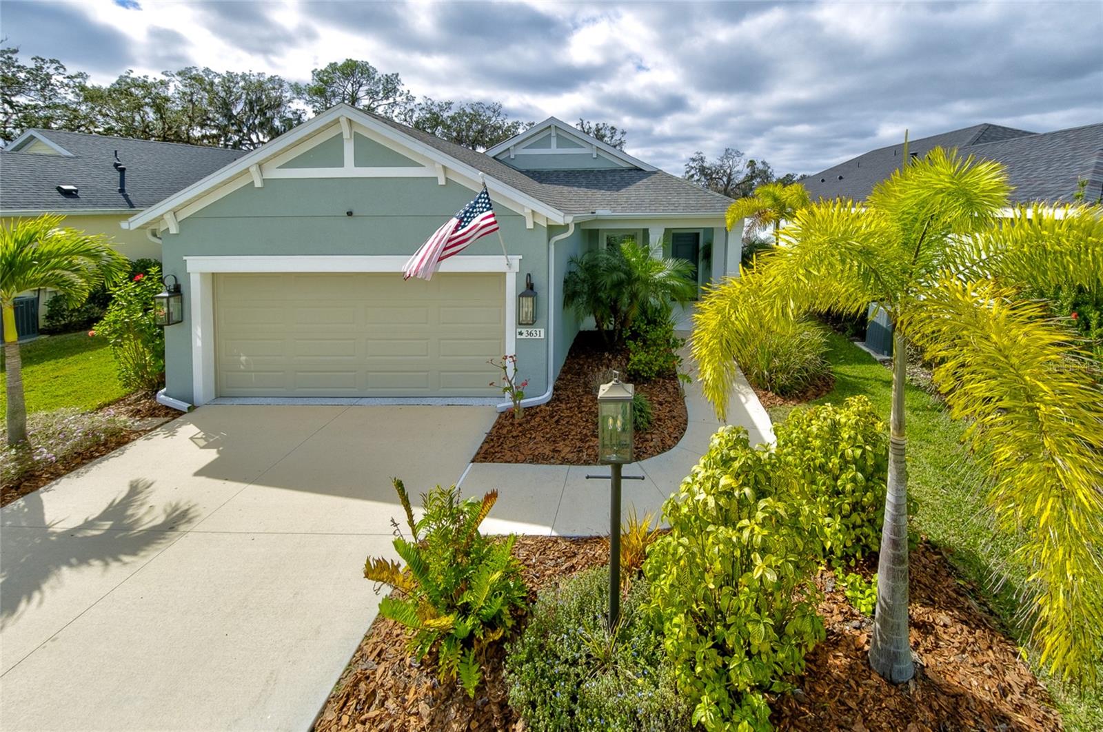 Listing photo id 0 for 3631 Shimmering Oaks Drive