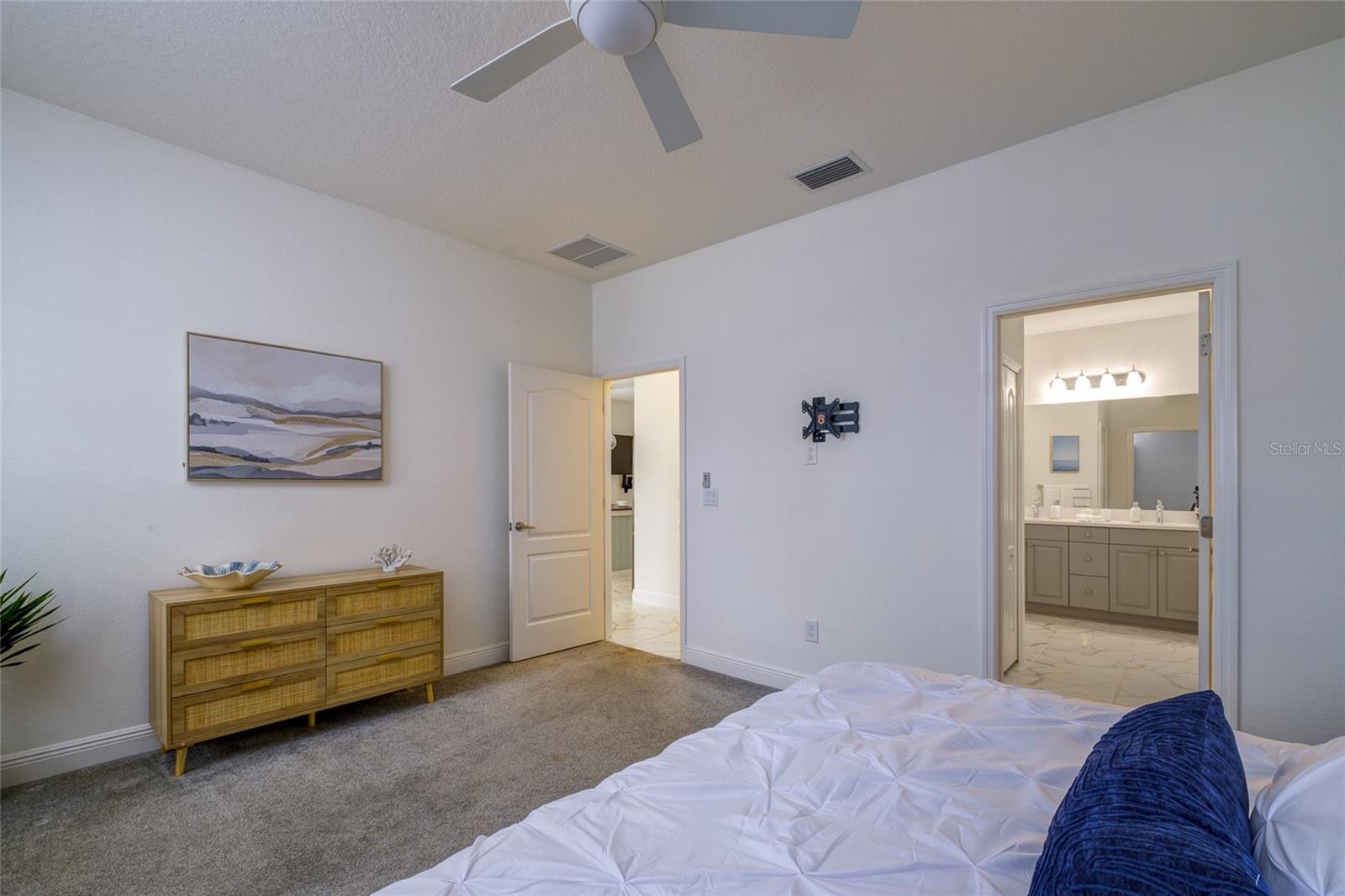 Listing photo id 24 for 3631 Shimmering Oaks Drive