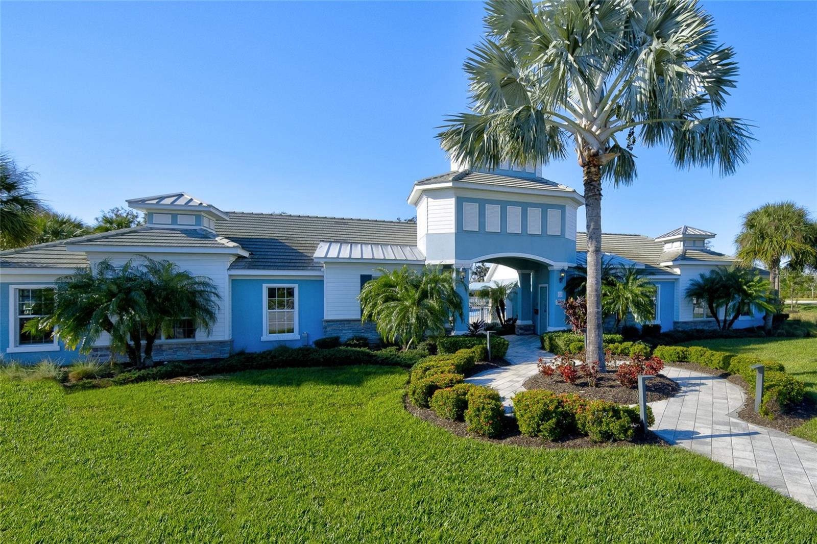 Listing photo id 1 for 3631 Shimmering Oaks Drive