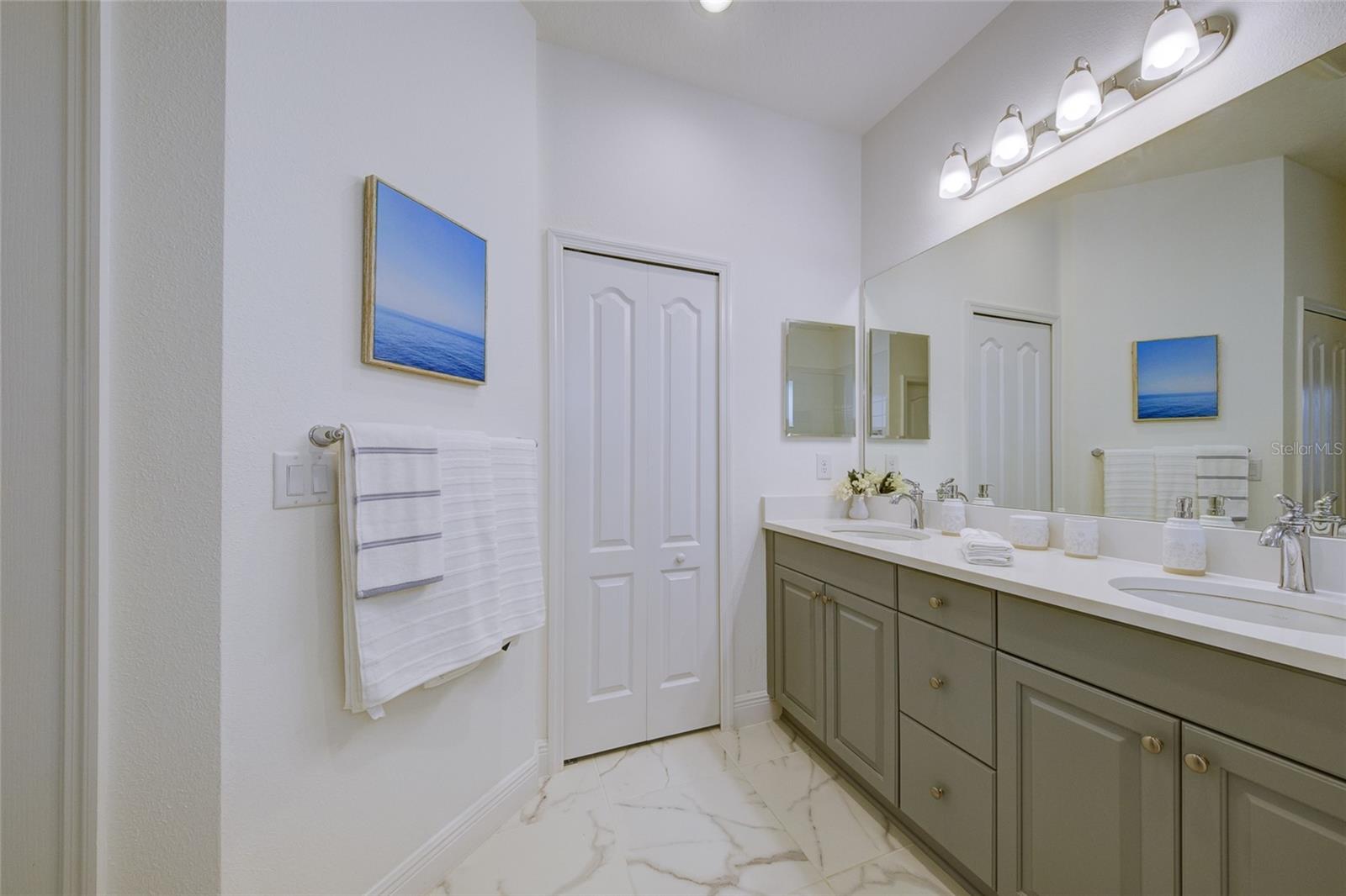 Listing photo id 30 for 3631 Shimmering Oaks Drive