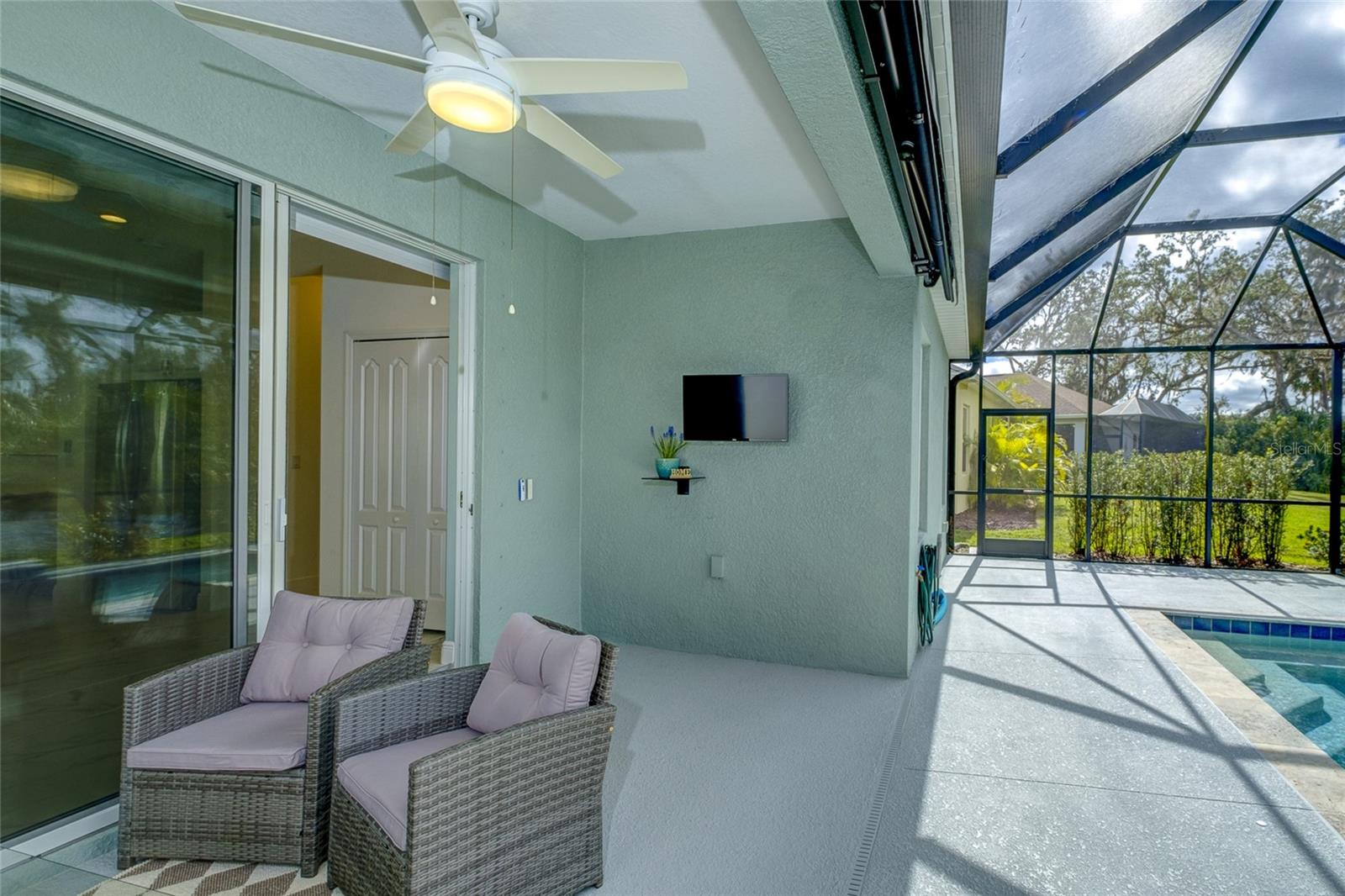 Listing photo id 37 for 3631 Shimmering Oaks Drive
