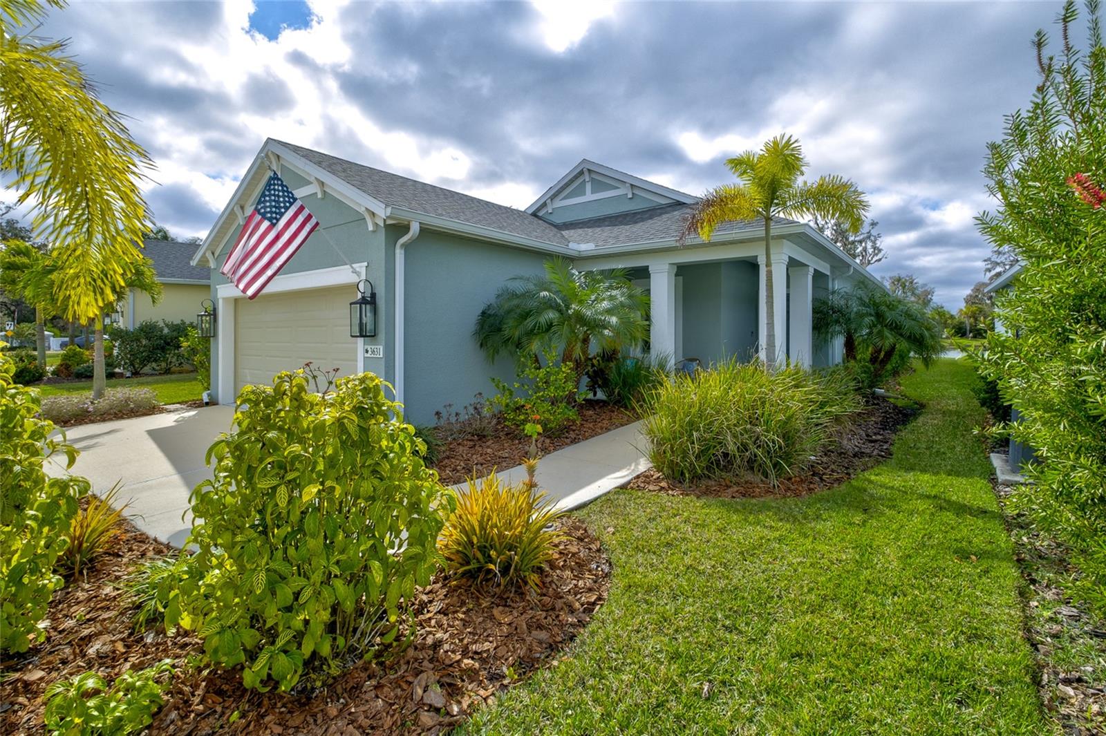 Listing photo id 2 for 3631 Shimmering Oaks Drive