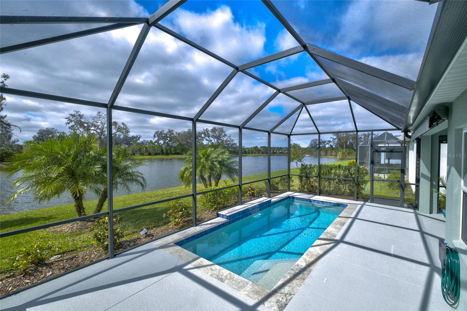 Listing photo id 40 for 3631 Shimmering Oaks Drive