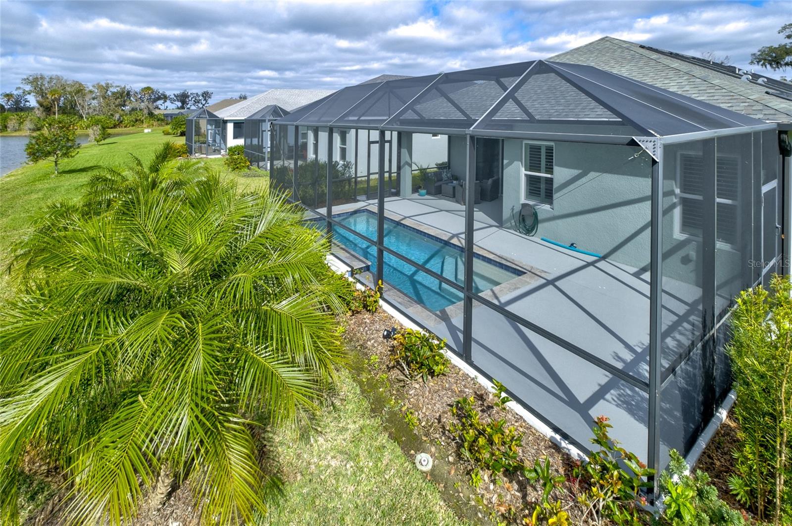 Listing photo id 5 for 3631 Shimmering Oaks Drive